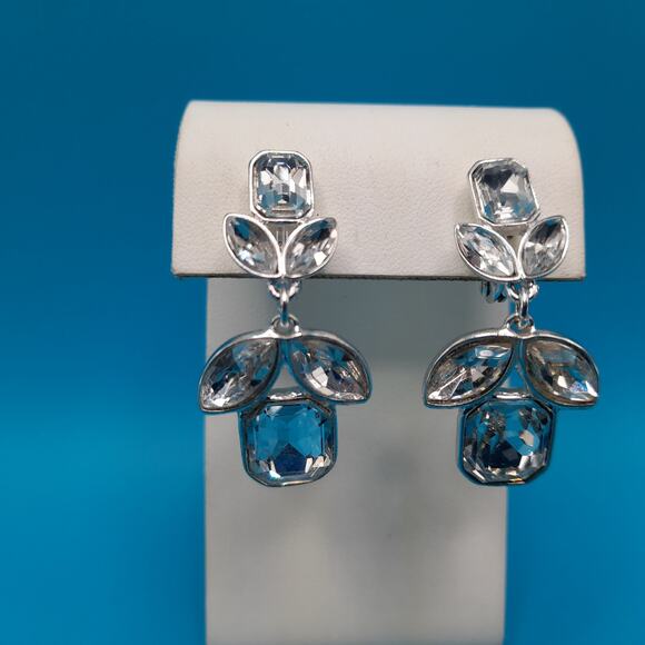 Vintage Clear Rhinestone Clip Earrings, Silver Tone, Signed Jonette Jewelry - Picture 9 of 12